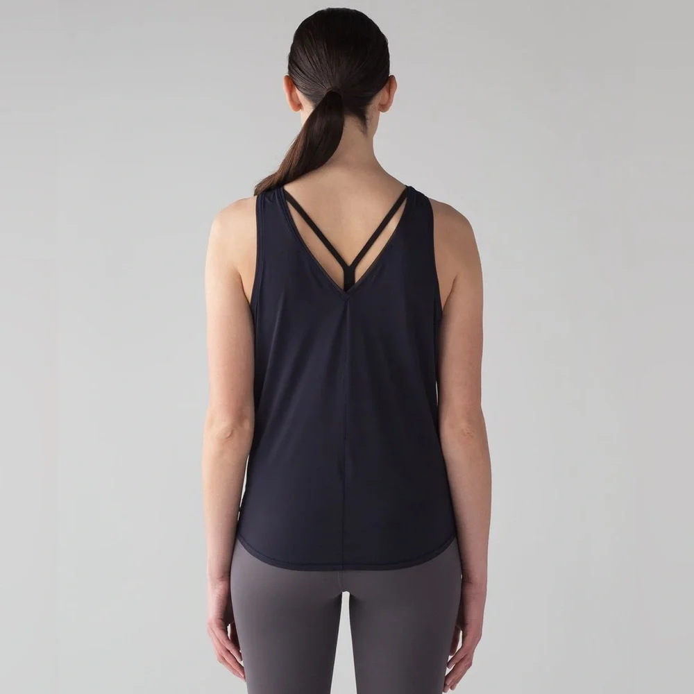 lululemon turn about tank - Picture 3 of 14